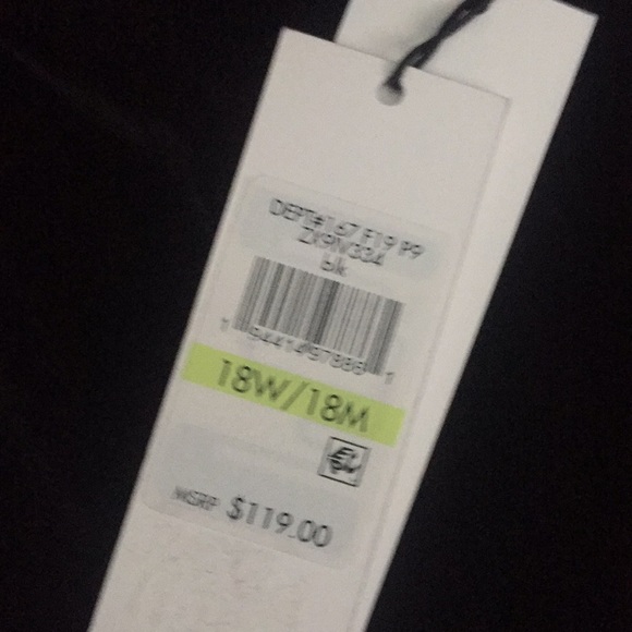 Calvin Klein~Black Velvet A-line Skirt Size 18 - Picture 3 of 4